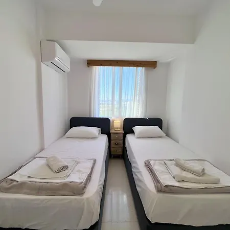 Makenzie View Апартаменти Ларнака