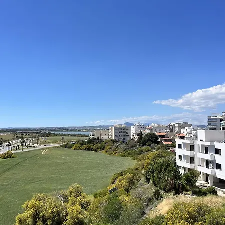 Апартаменти Makenzie View Ларнака